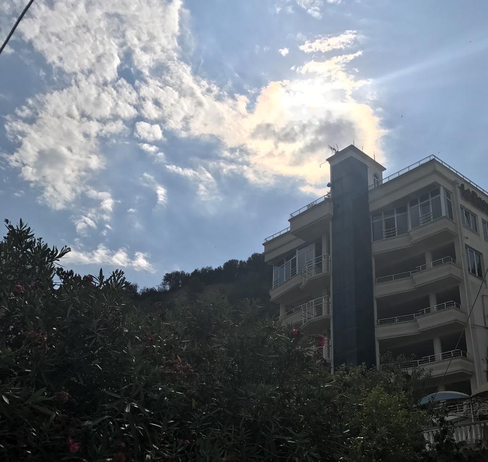 אולסינץ' Hotel La Rosa Negra מראה חיצוני תמונה